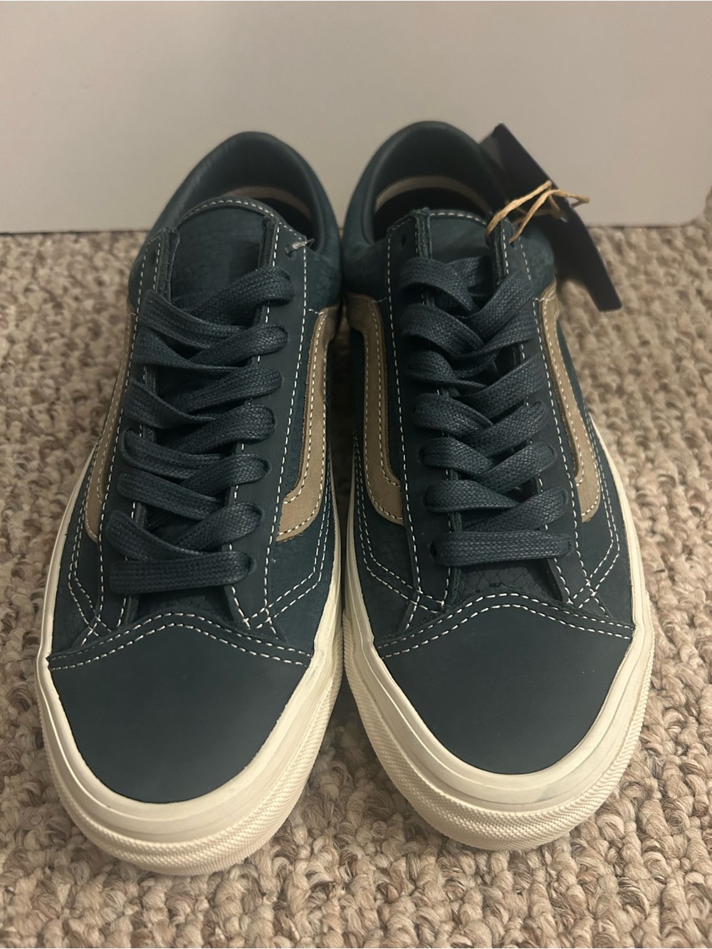 Vans Low-Top Sneakers in Teal with Tan Stripe